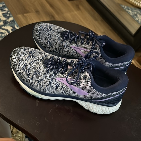 Brooks Women Ghost 11 Athletic Running Shoes size 10. Used. No original box. - Picture 7 of 15